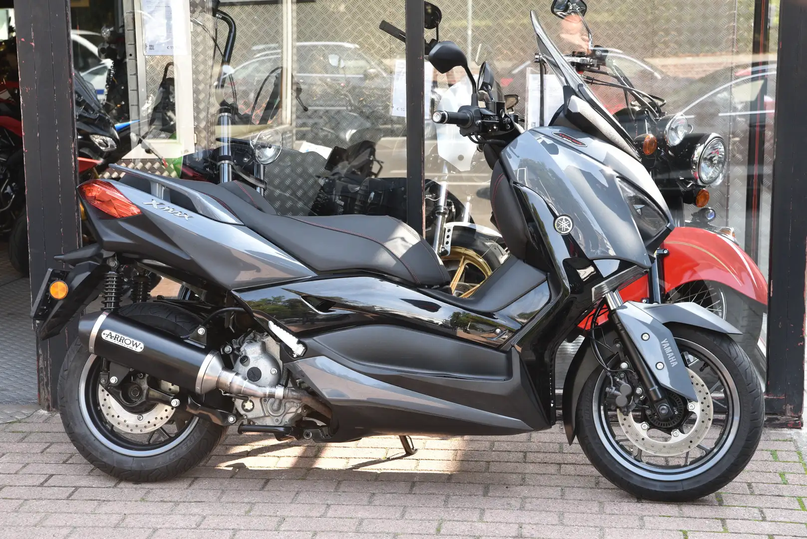 Yamaha X-Max 300 TECH MAX ***MOTO VERTE*** Grijs - 2