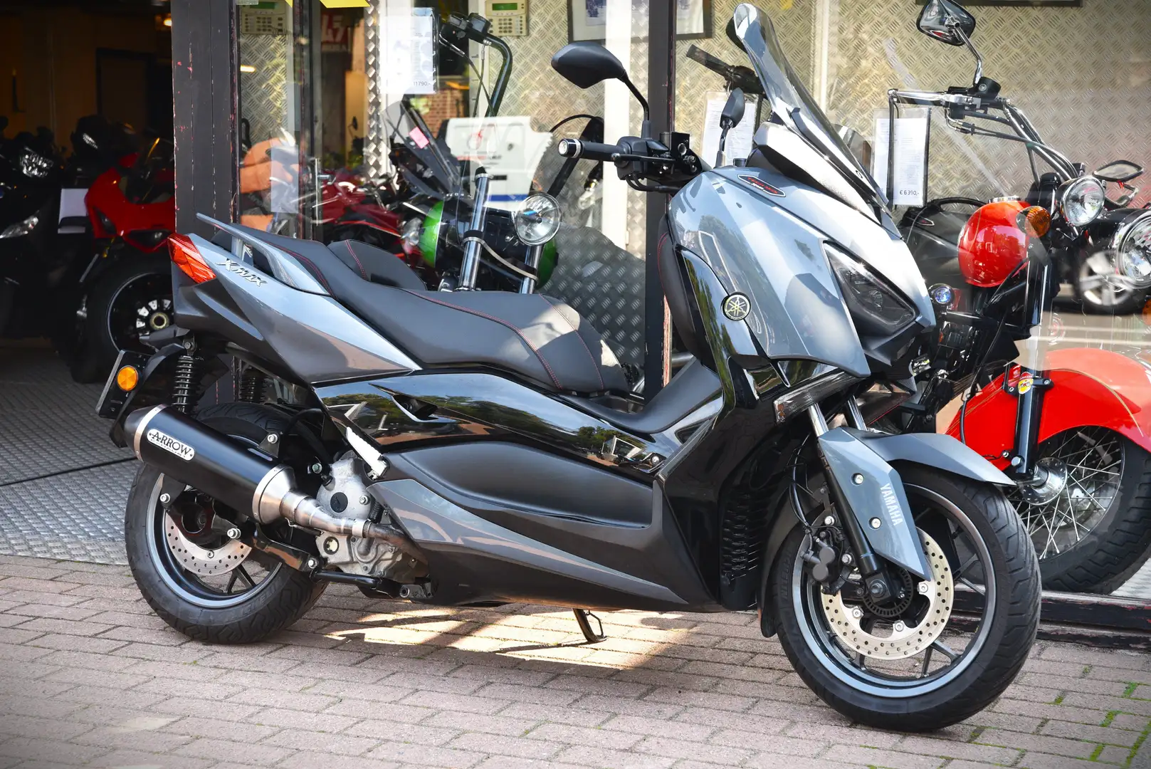 Yamaha X-Max 300 TECH MAX ***MOTO VERTE*** Grijs - 1