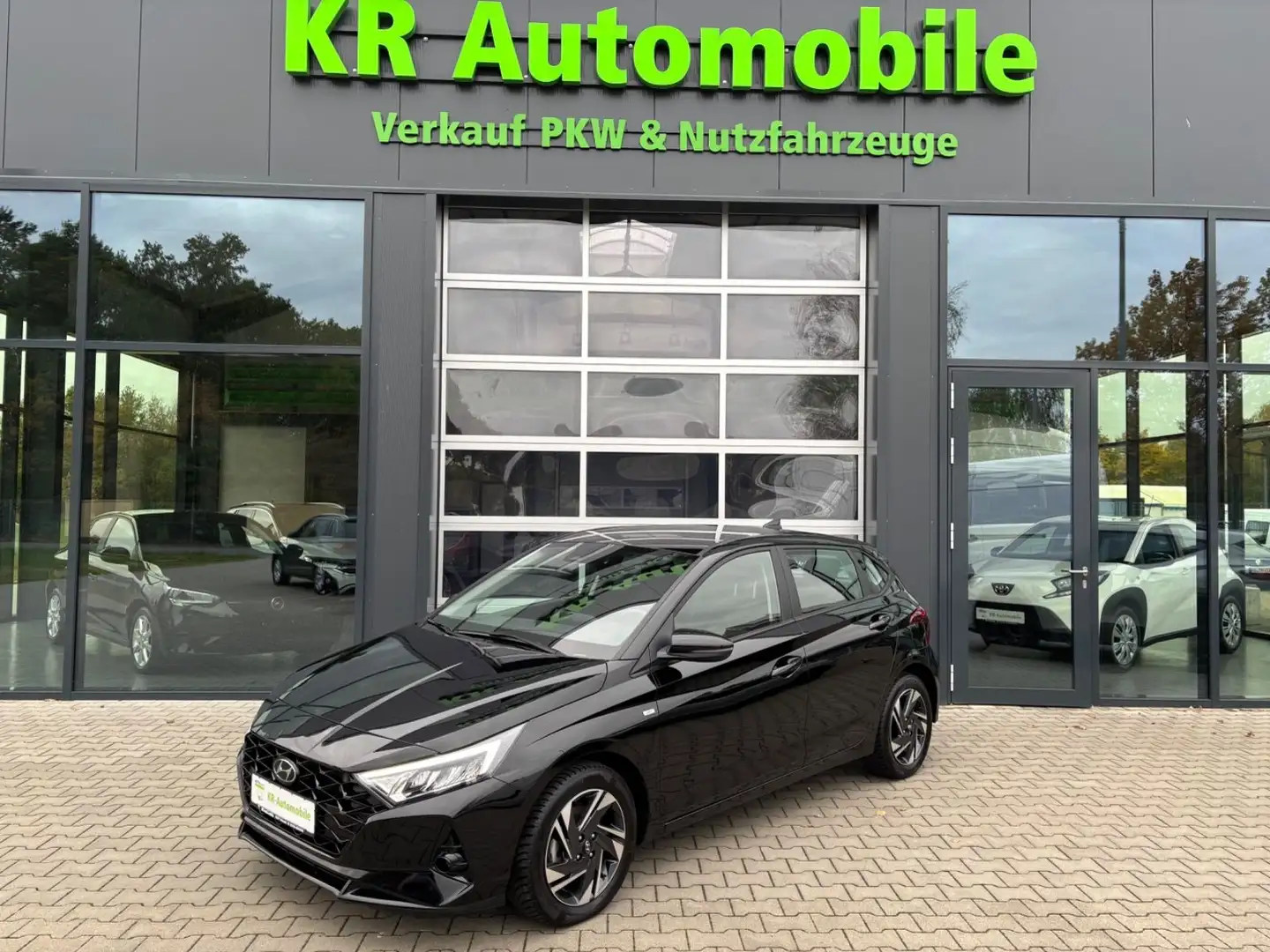 Hyundai i20 Trend Mild-Hybrid - Ganzjahresreifen - Autom Schwarz - 2