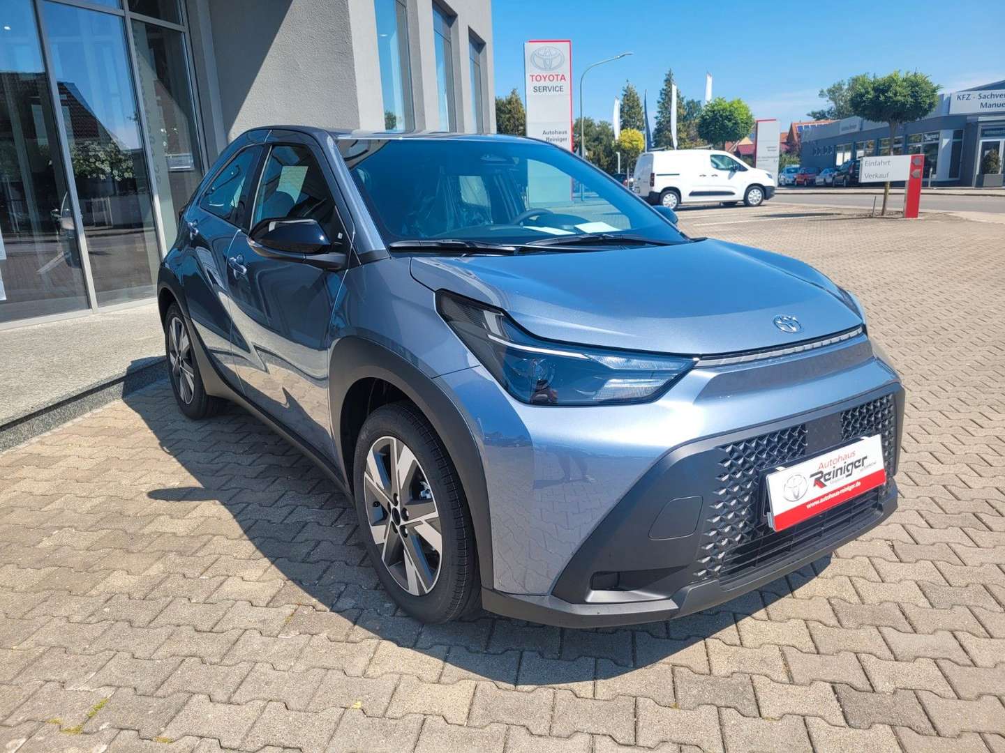 Toyota Aygo nuo 371 €/ mėn Benzinas/Elektra 2026m. Hečbekas Automatinė