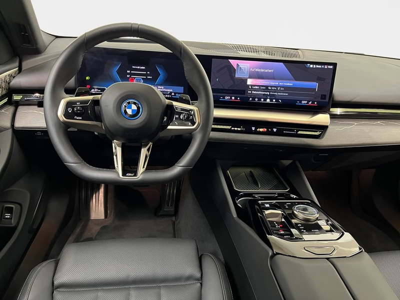 BMW 530 M Sport — photo 11