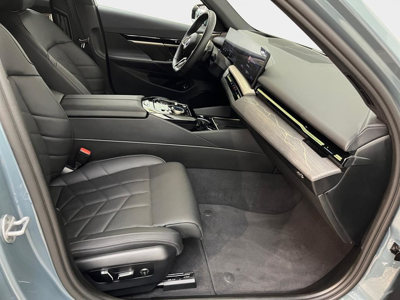 BMW 530 M Sport — photo 13