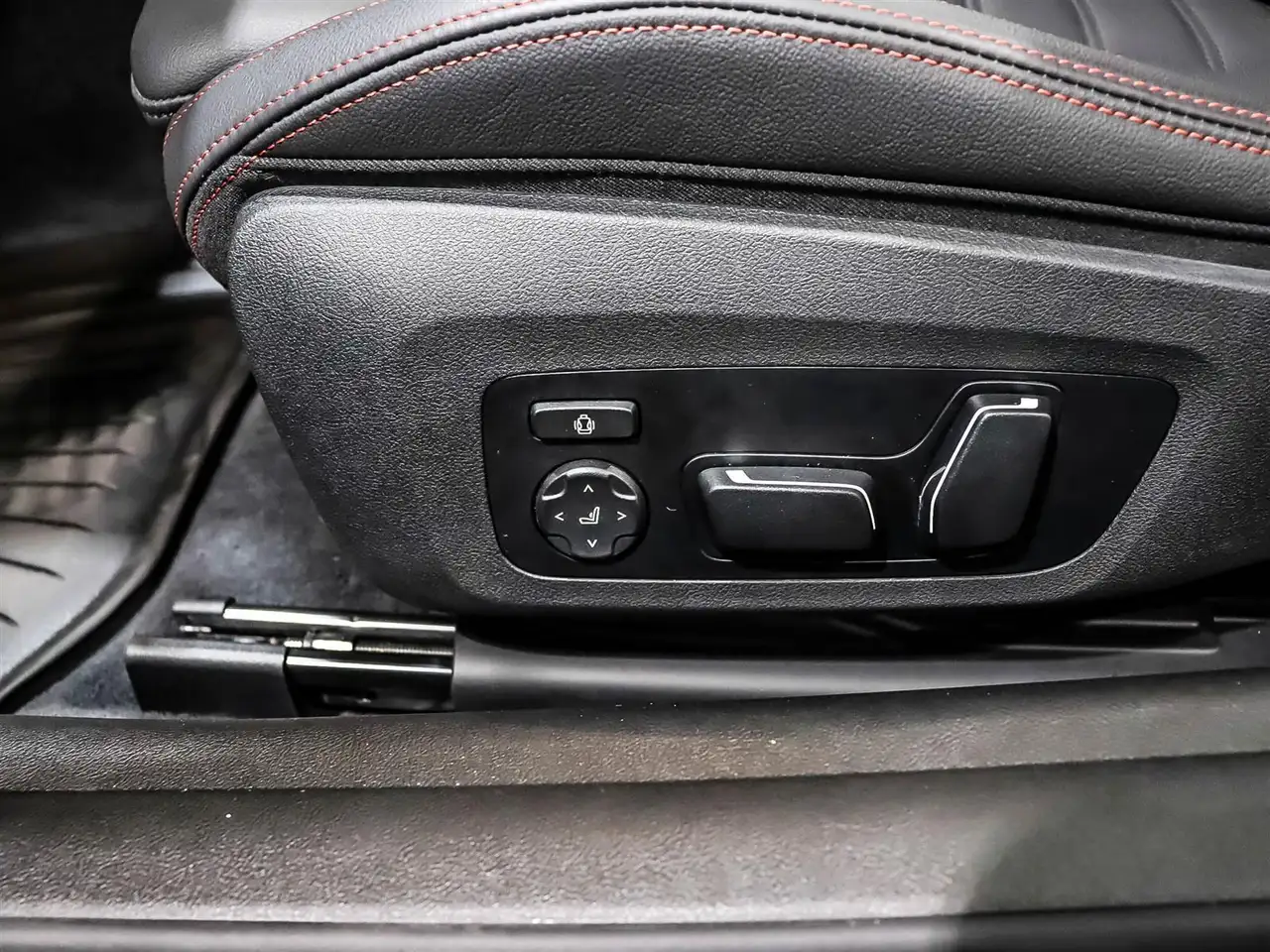 BMW 4 Series снимка BMW 4 Series