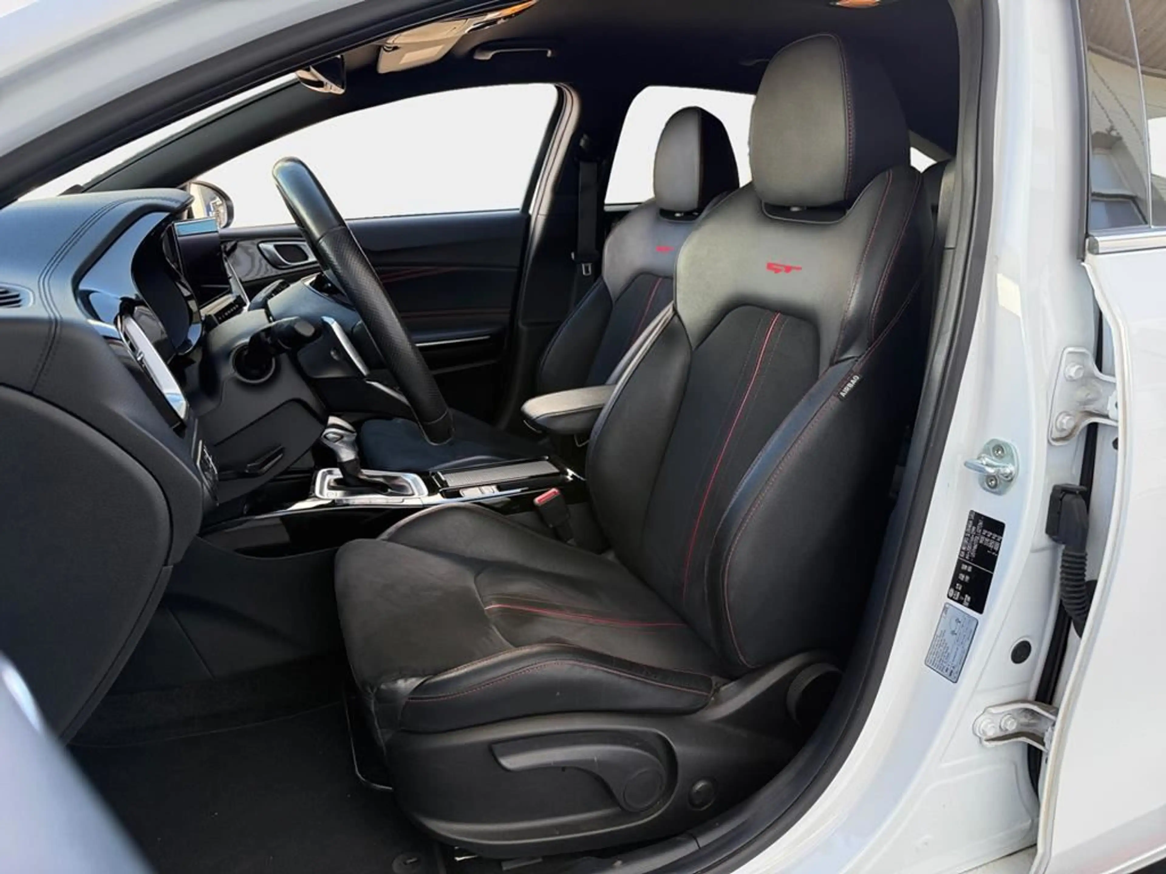 Kia ProCeed / pro_cee'd GT — photo 7