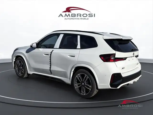 BMW X1 view 4