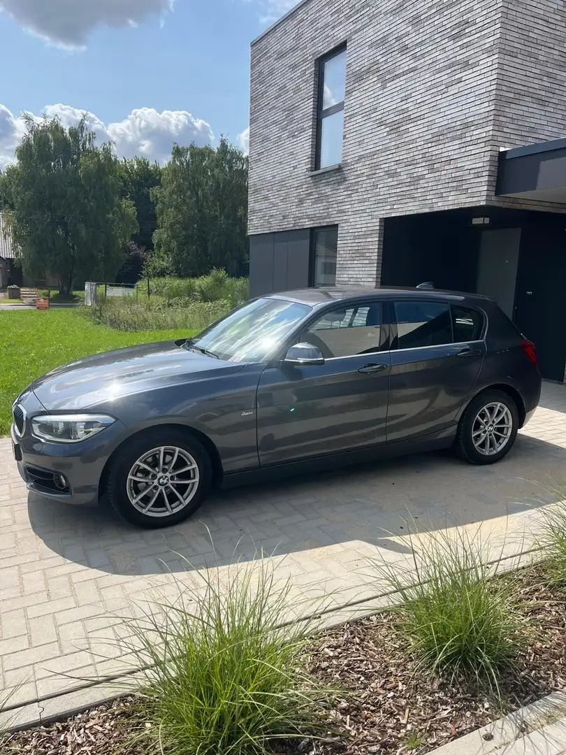 BMW 118 118d 150 ch BVA8 Sport Gris - 2