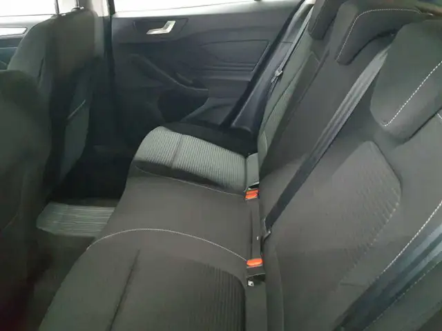 Ford Focus view 13
