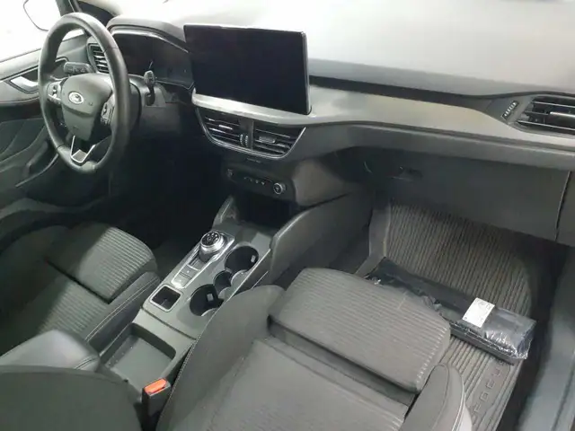 Ford Focus view 9
