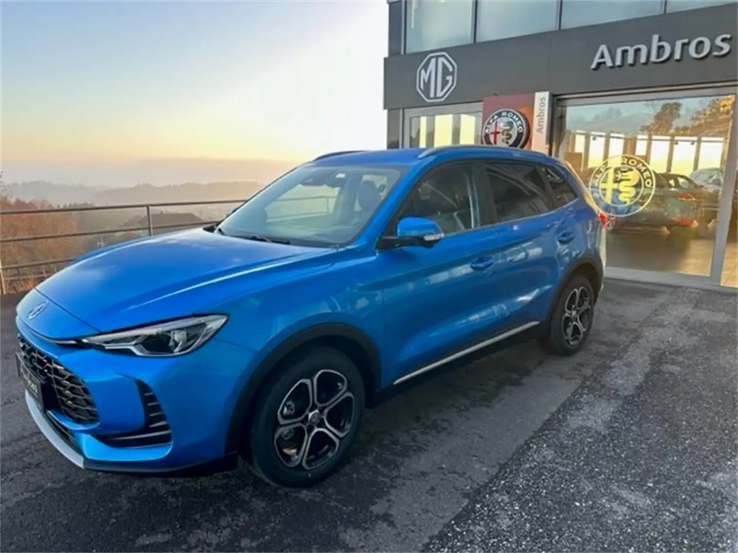 MG ZS + 1,5 MT Deluxe Blau - 1