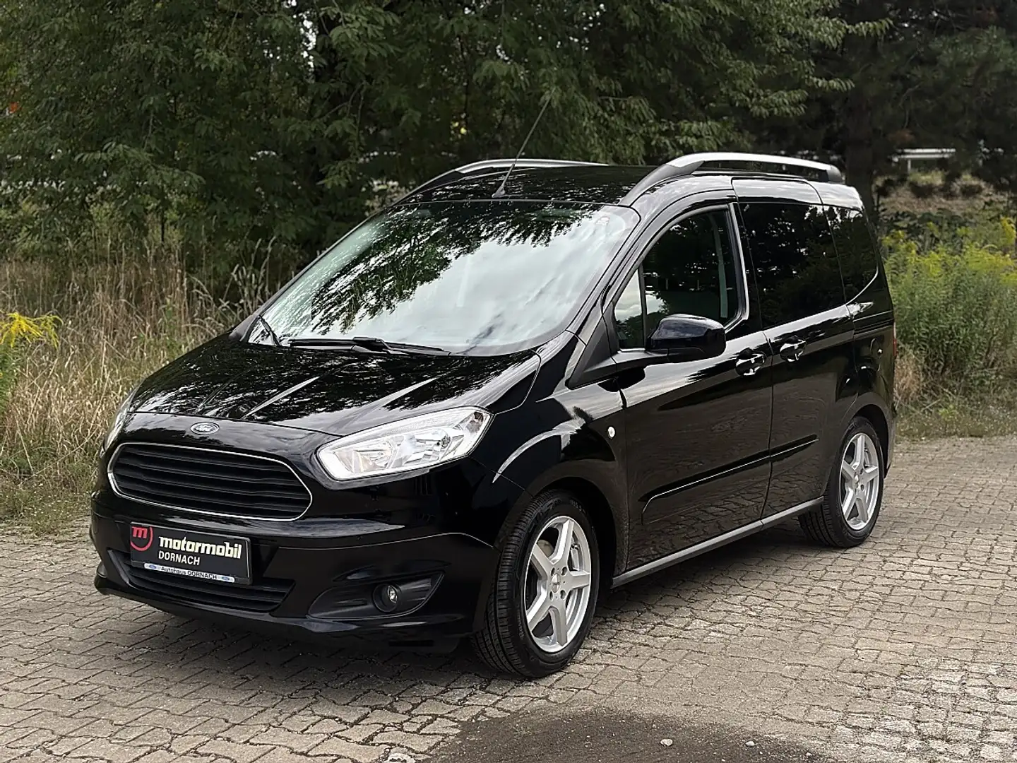 Ford Tourneo Courier 1,0 EcoBoost Titanium Schwarz - 1
