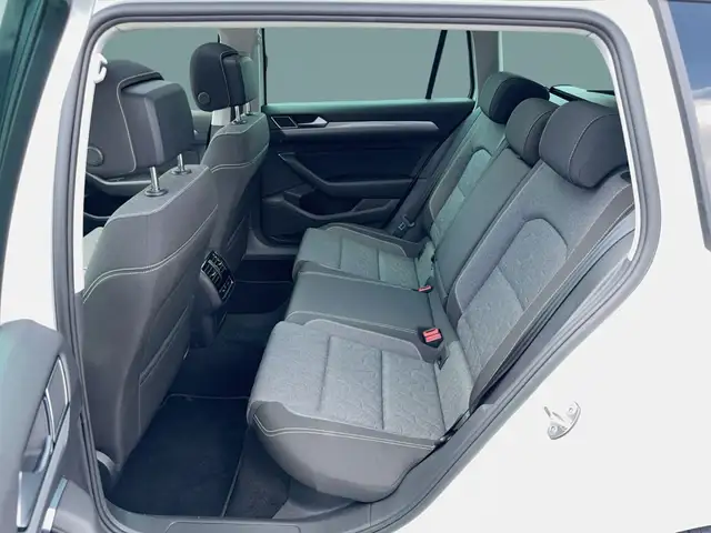 Volkswagen Passat view 12
