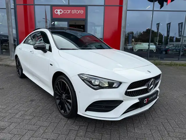 Mercedes-Benz CLA view 3