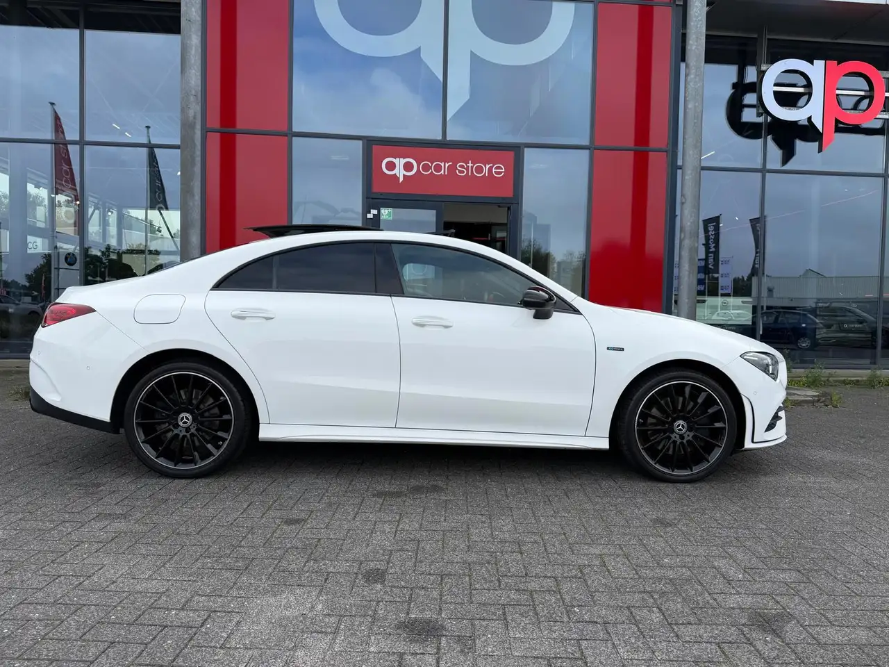 Mercedes-Benz CLA e Hybride AMG Night pakket Panorama Ambient light, миниатюра 4