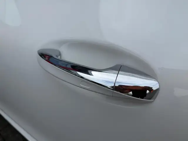 Mercedes-Benz CLA view 9