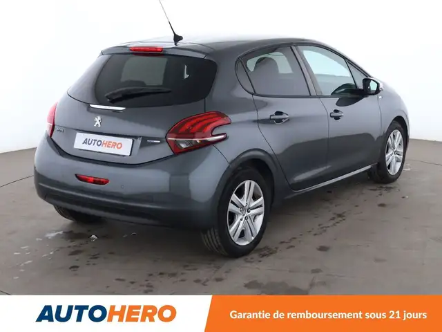 Peugeot 208 view 6