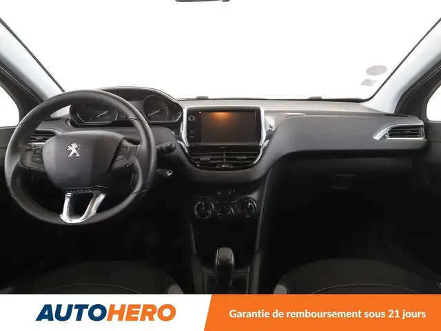 Peugeot 208 view 12