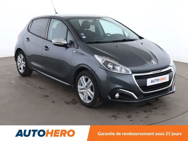 Peugeot 208 view 8