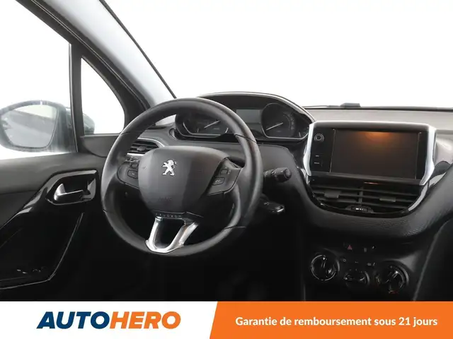 Peugeot 208 view 13