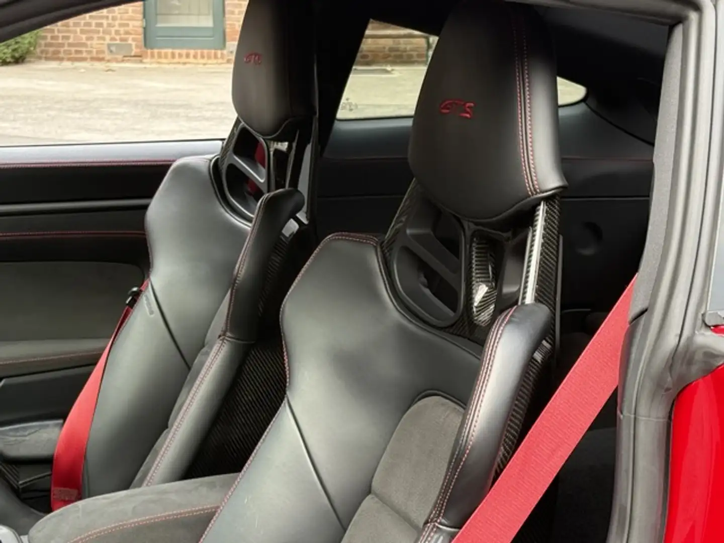 Porsche 992 911 Carrera 4 GTS AEROKIT*LIFT*PDCC*H-LENKUNG*CARB Rood - 2