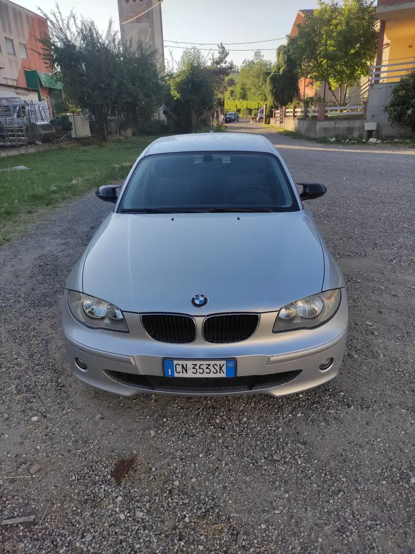 BMW 118 118d Futura - 2