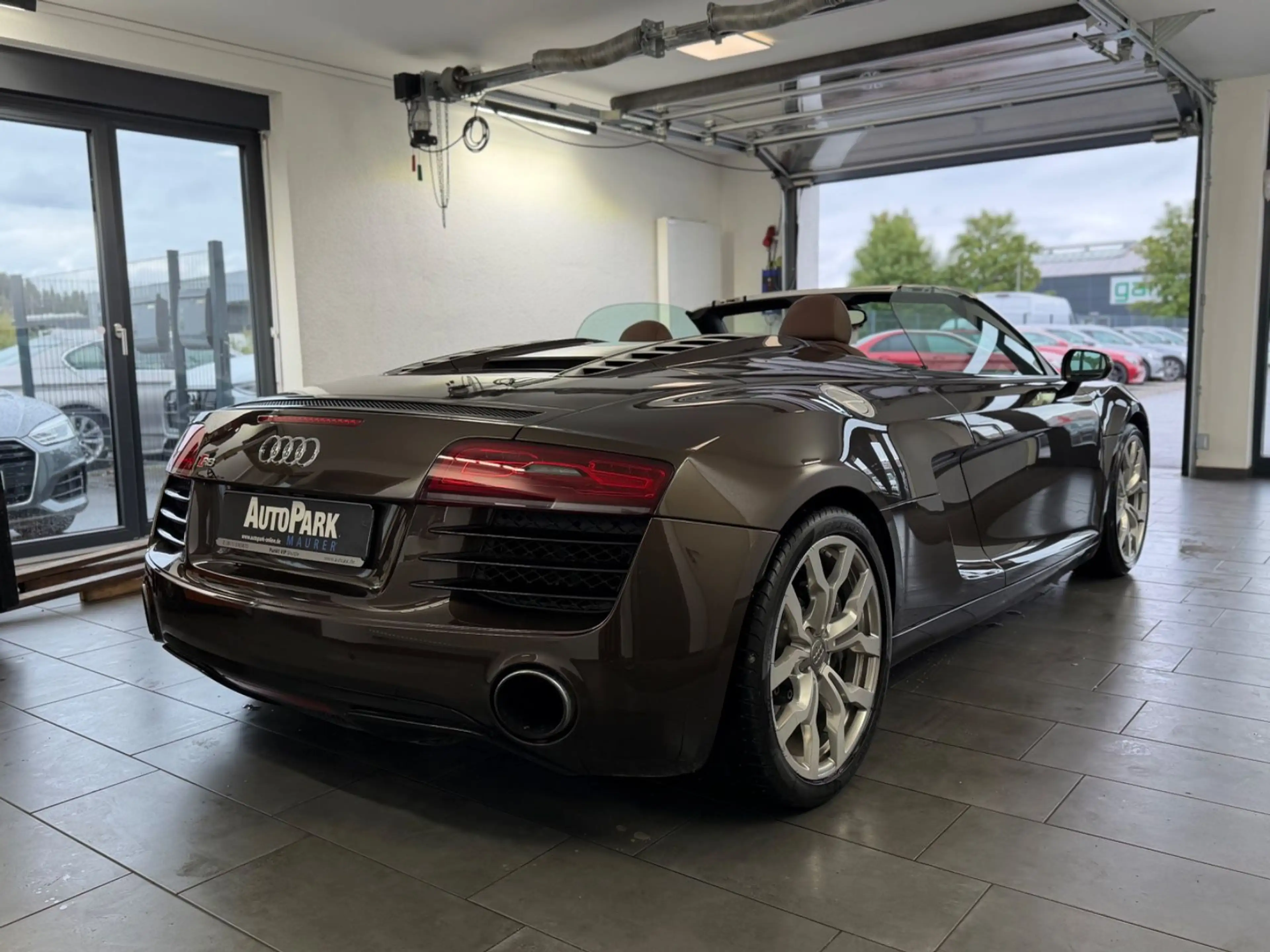 Audi R8 Spyder 4.2 FSI | Schalter | Keramik | Navi — photo 11