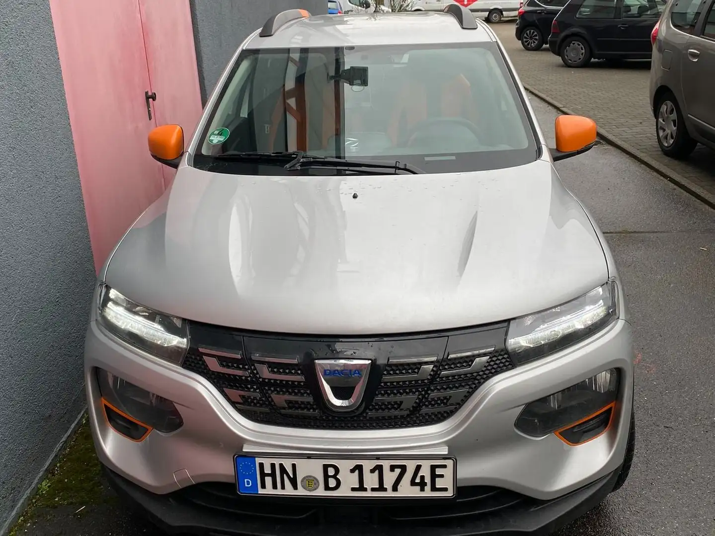 Dacia Spring Comfort Plus Grau - 2
