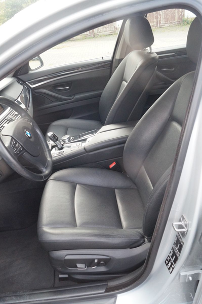 BMW 520 5 Touring 520 d xDrive AHK LEDER — photo 13