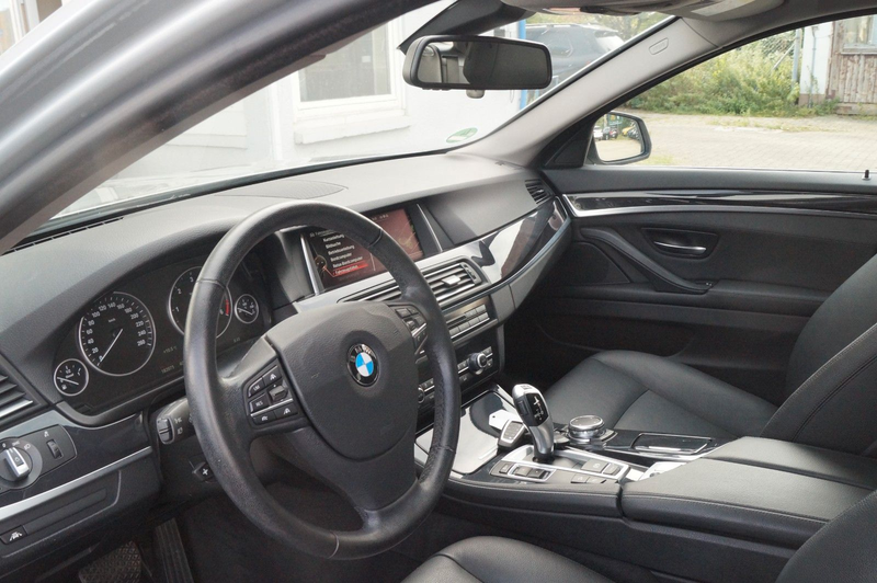 BMW 520 5 Touring 520 d xDrive AHK LEDER — photo 14