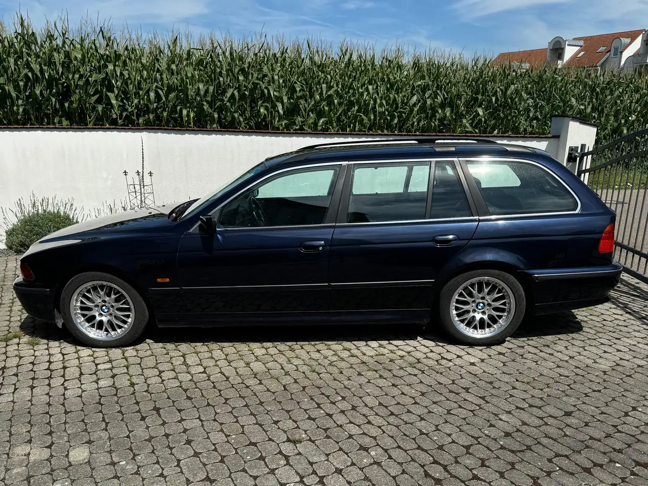 BMW 523i touring, foto 1