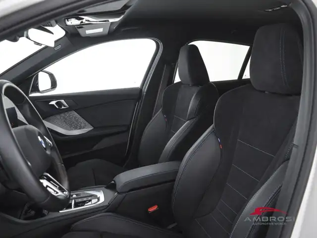 BMW 1 Series view 9