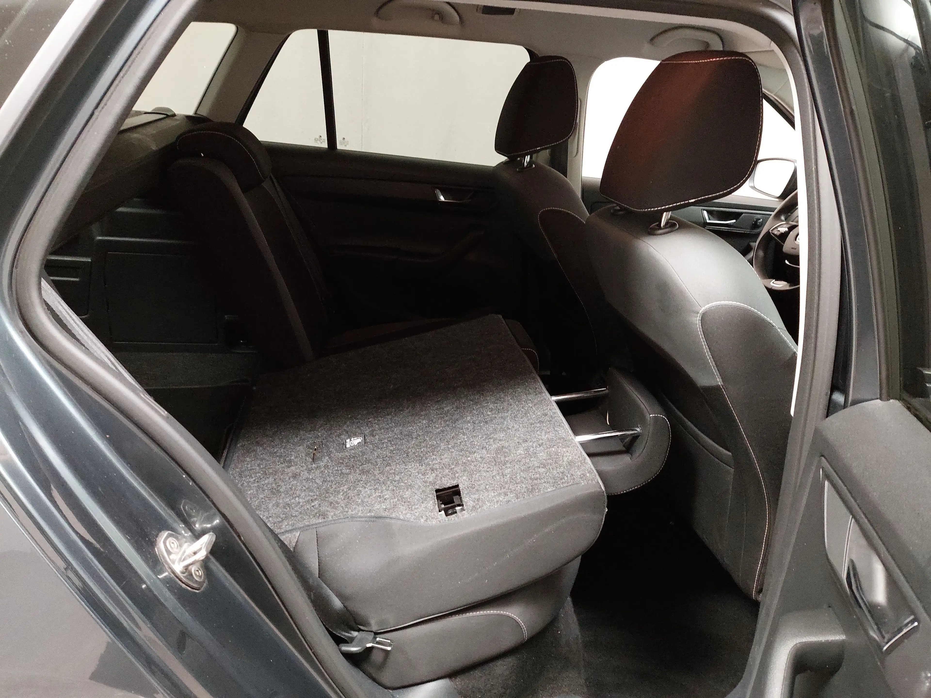 Skoda Fabia 1.0 RFK Shz ACC Klima KLIMAAUT RADIO MFL PDC DAB KAMERA — photo 11