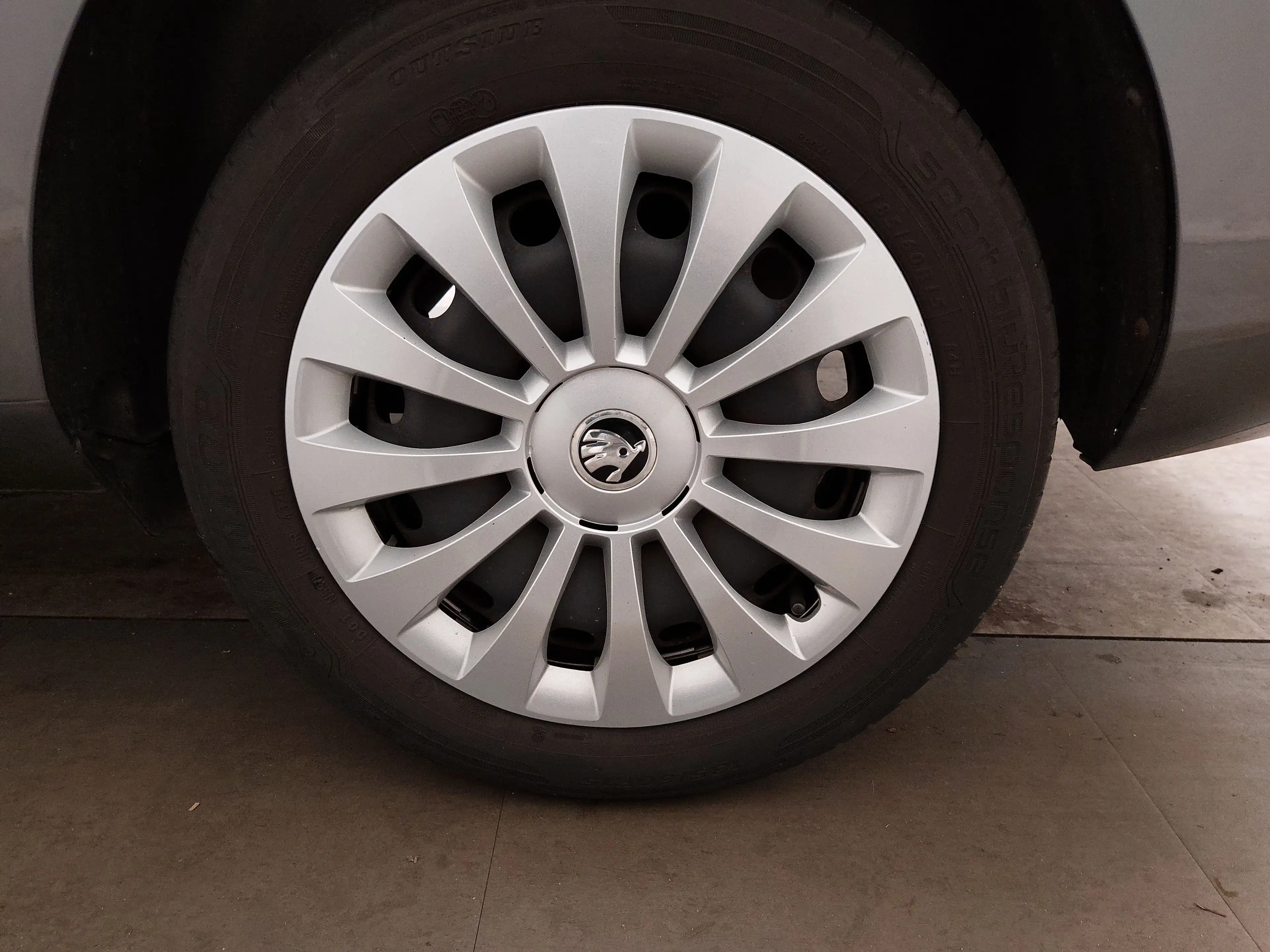 Skoda Fabia 1.0 RFK Shz ACC Klima KLIMAAUT RADIO MFL PDC DAB KAMERA — photo 8