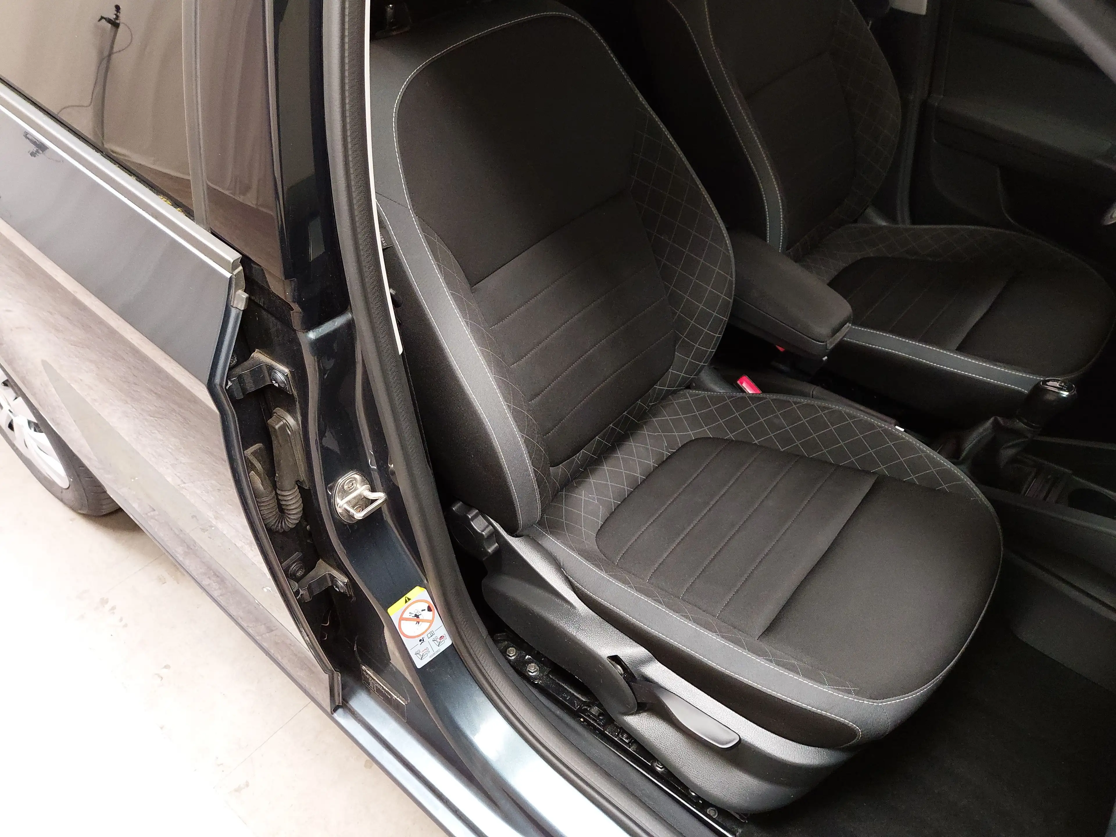 Skoda Fabia 1.0 RFK Shz ACC Klima KLIMAAUT RADIO MFL PDC DAB KAMERA — photo 10