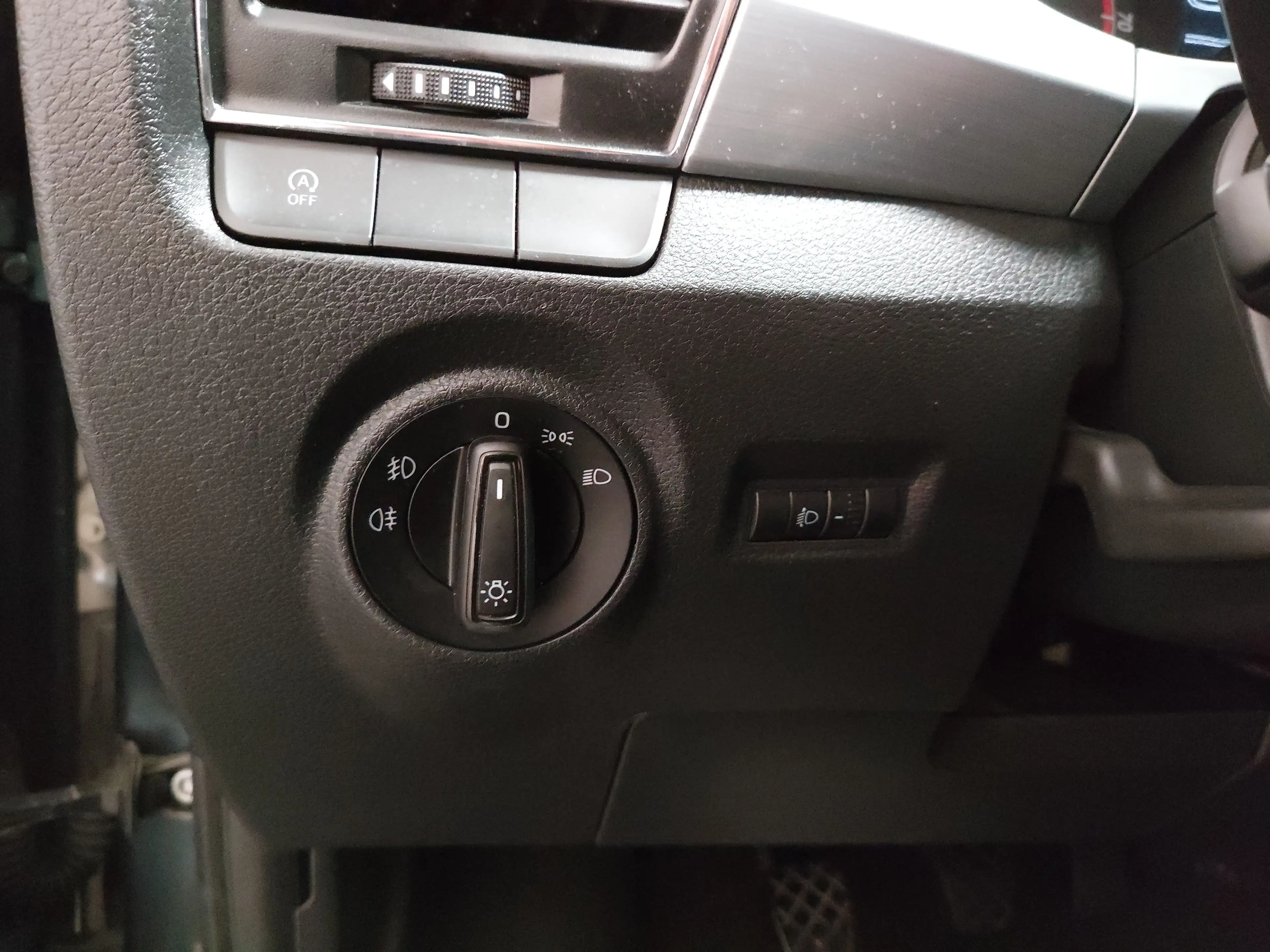 Skoda Fabia 1.0 RFK Shz ACC Klima KLIMAAUT RADIO MFL PDC DAB KAMERA — photo 7