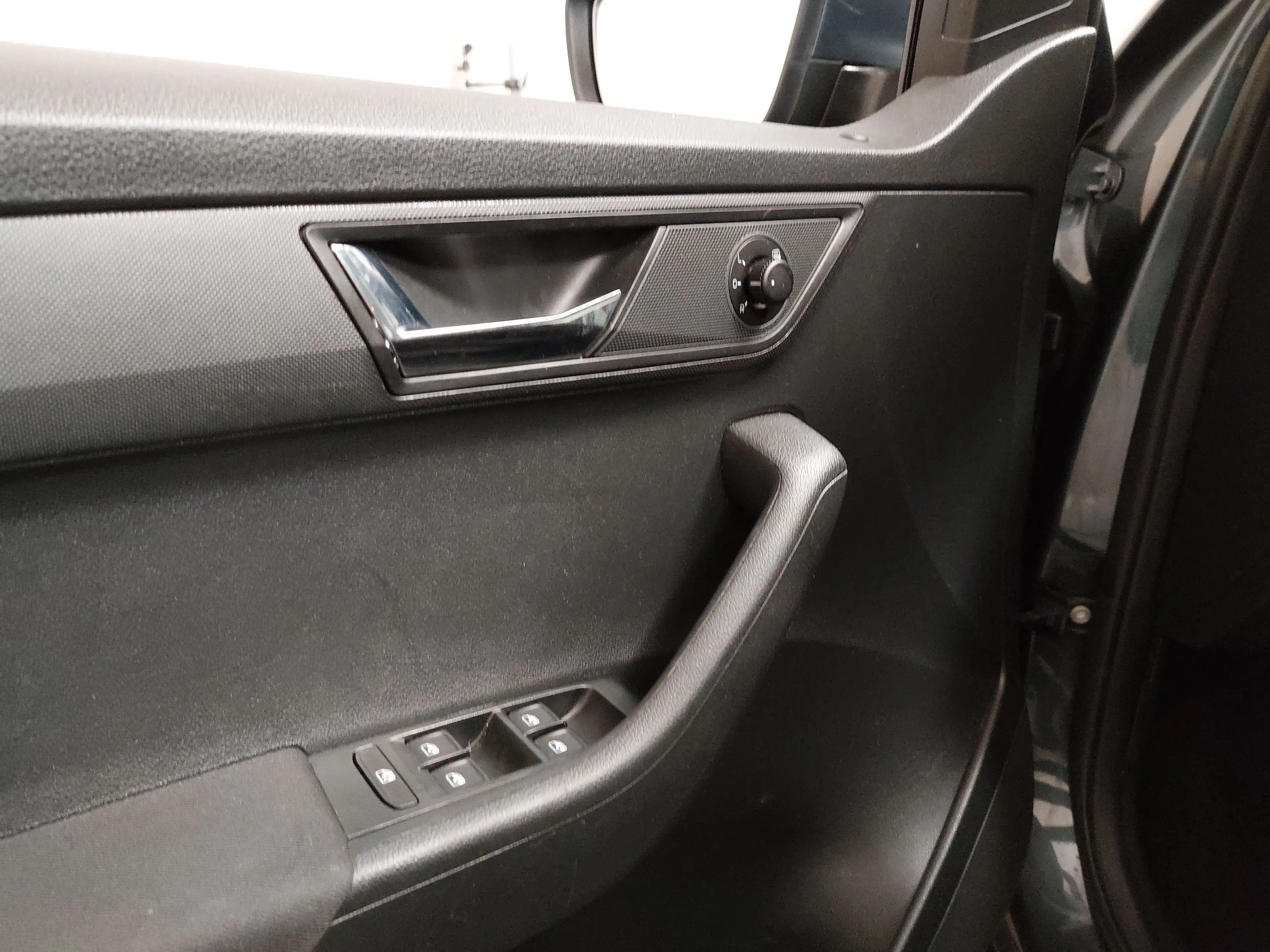 Skoda Fabia 1.0 RFK Shz ACC Klima KLIMAAUT RADIO MFL PDC DAB KAMERA — photo 5
