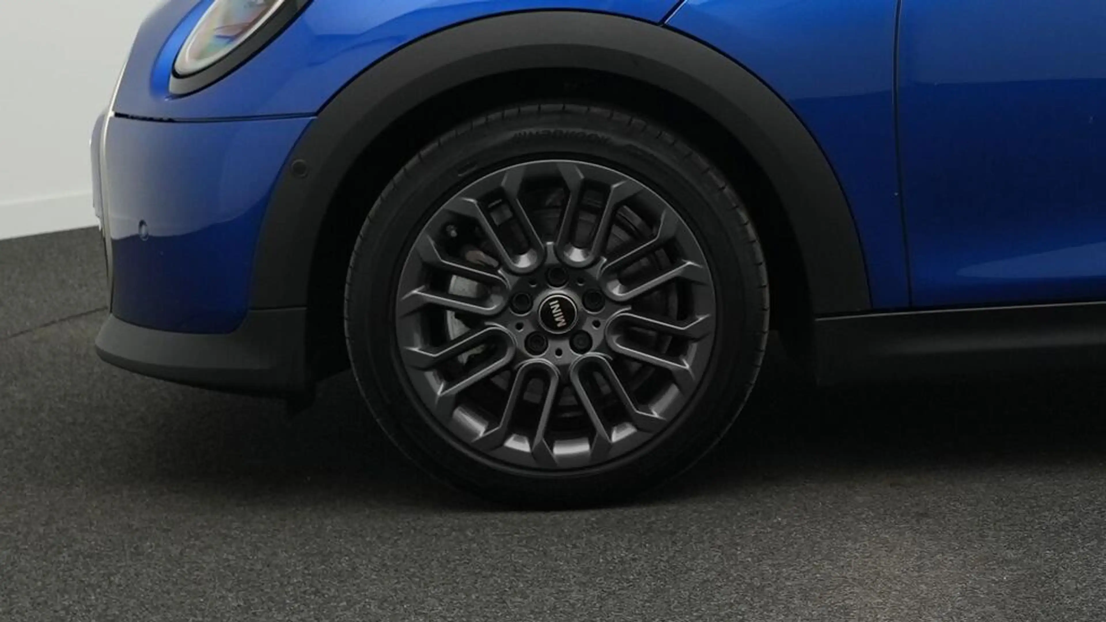 MINI Cooper S Favoured Trim — photo 9