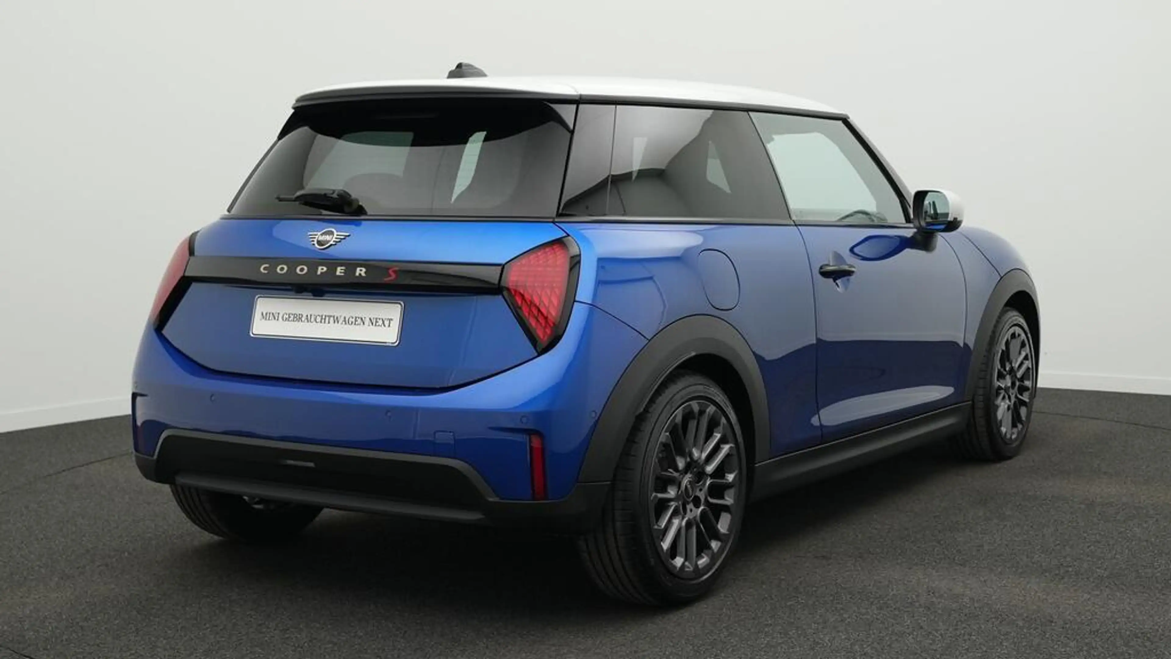 MINI Cooper S Favoured Trim — photo 4