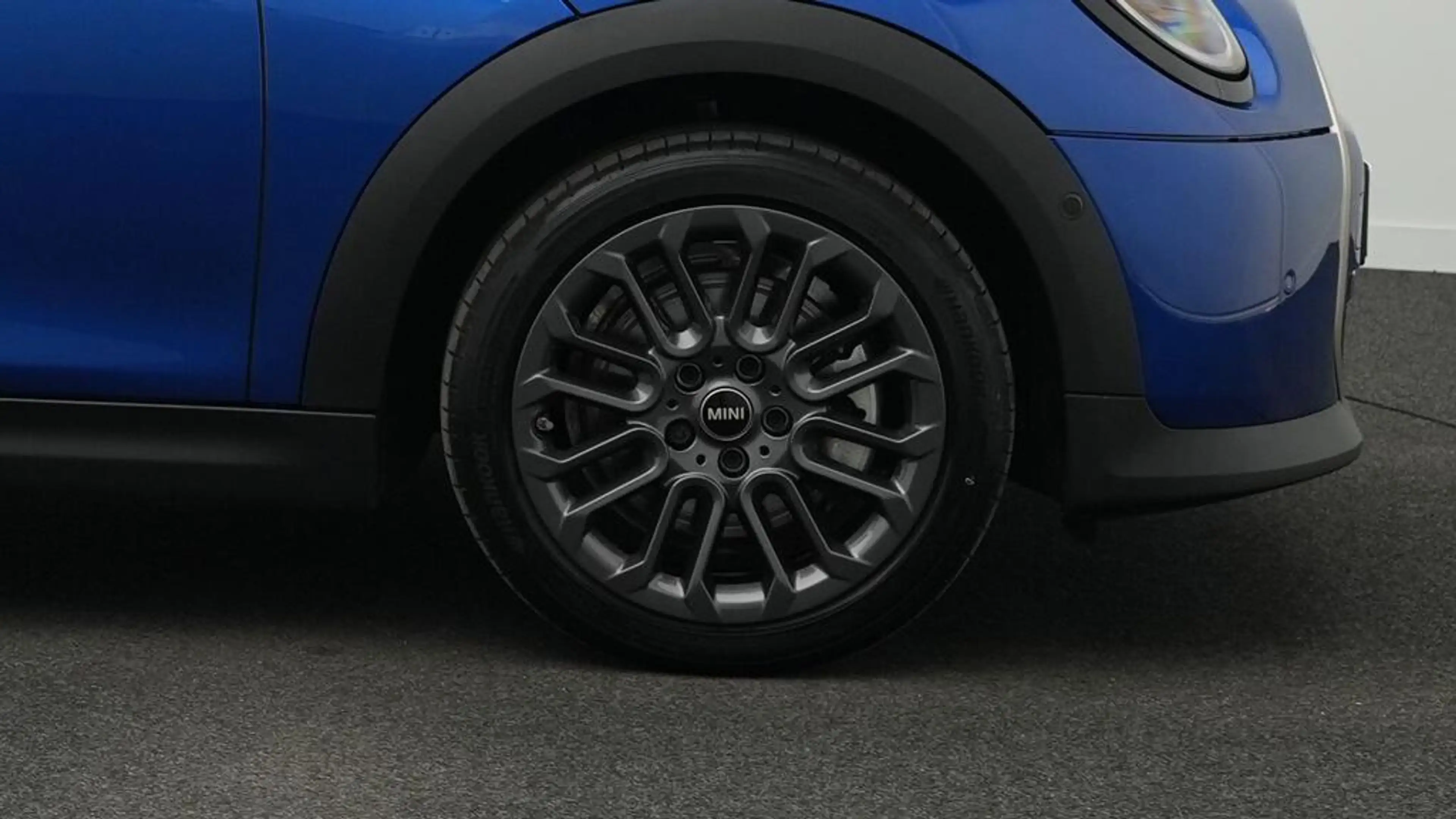 MINI Cooper S Favoured Trim — photo 11