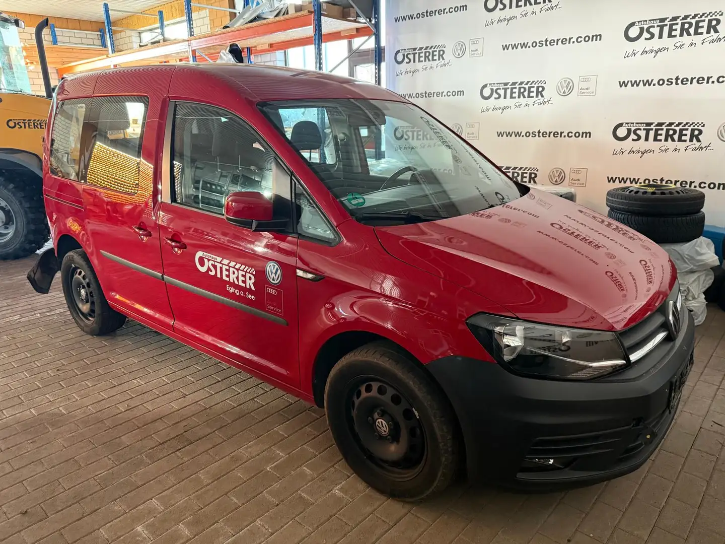 Volkswagen Caddy 1.4 TSI Trendline 7 Sitze Einparkhilfe Klimaautoma Rot - 2