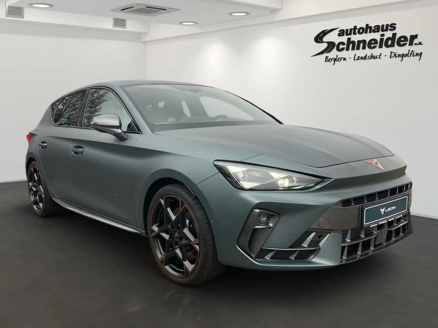 CUPRA Leon VZ 1.5 TSI e-HYBRID DSG MATRIX-LED/SENNHEISER Grau - 2