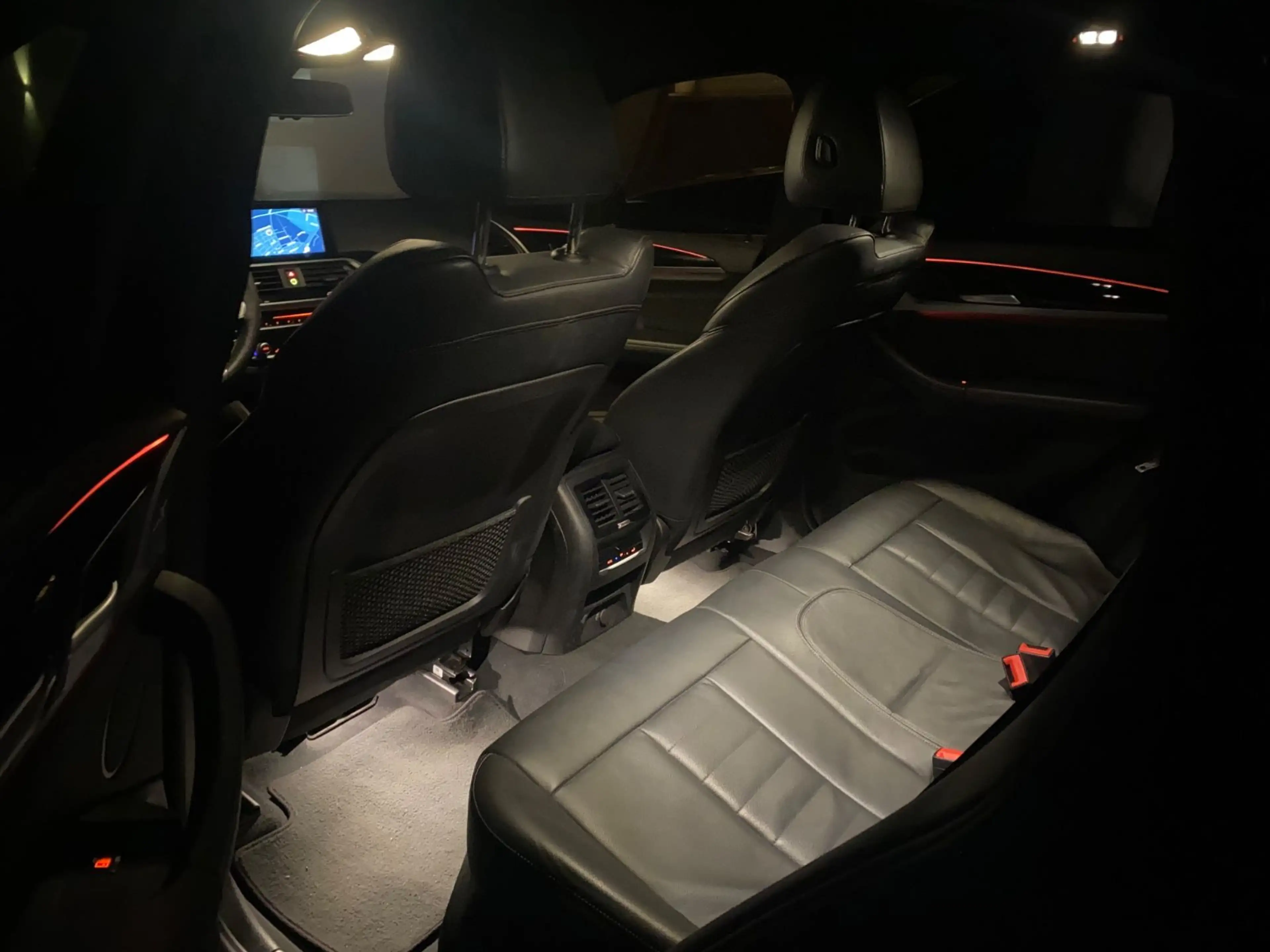 BMW X4 M d Head-Up Pano 360°-Kamera LED — photo 12