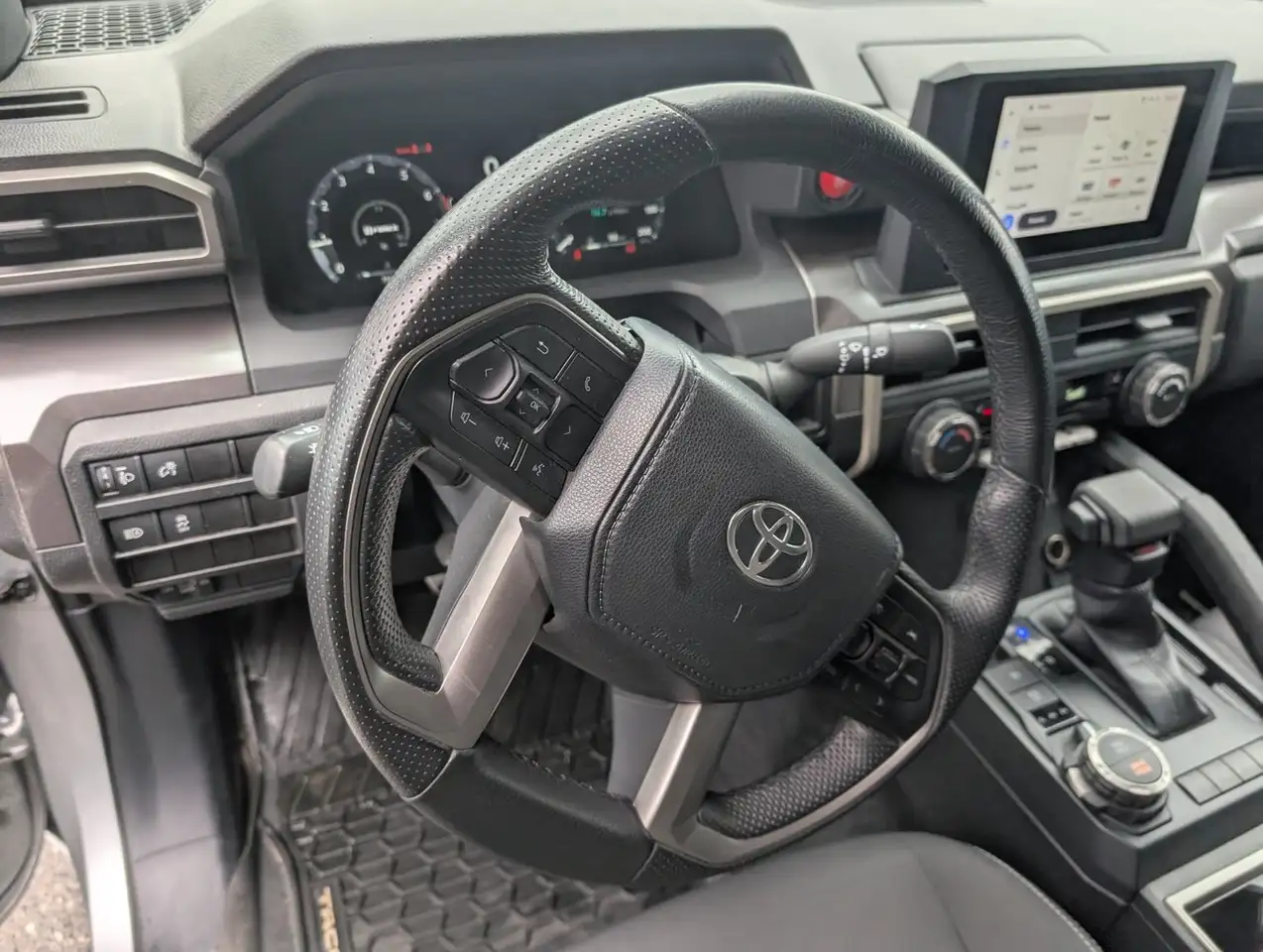 Toyota Tacoma снимка Toyota Tacoma
