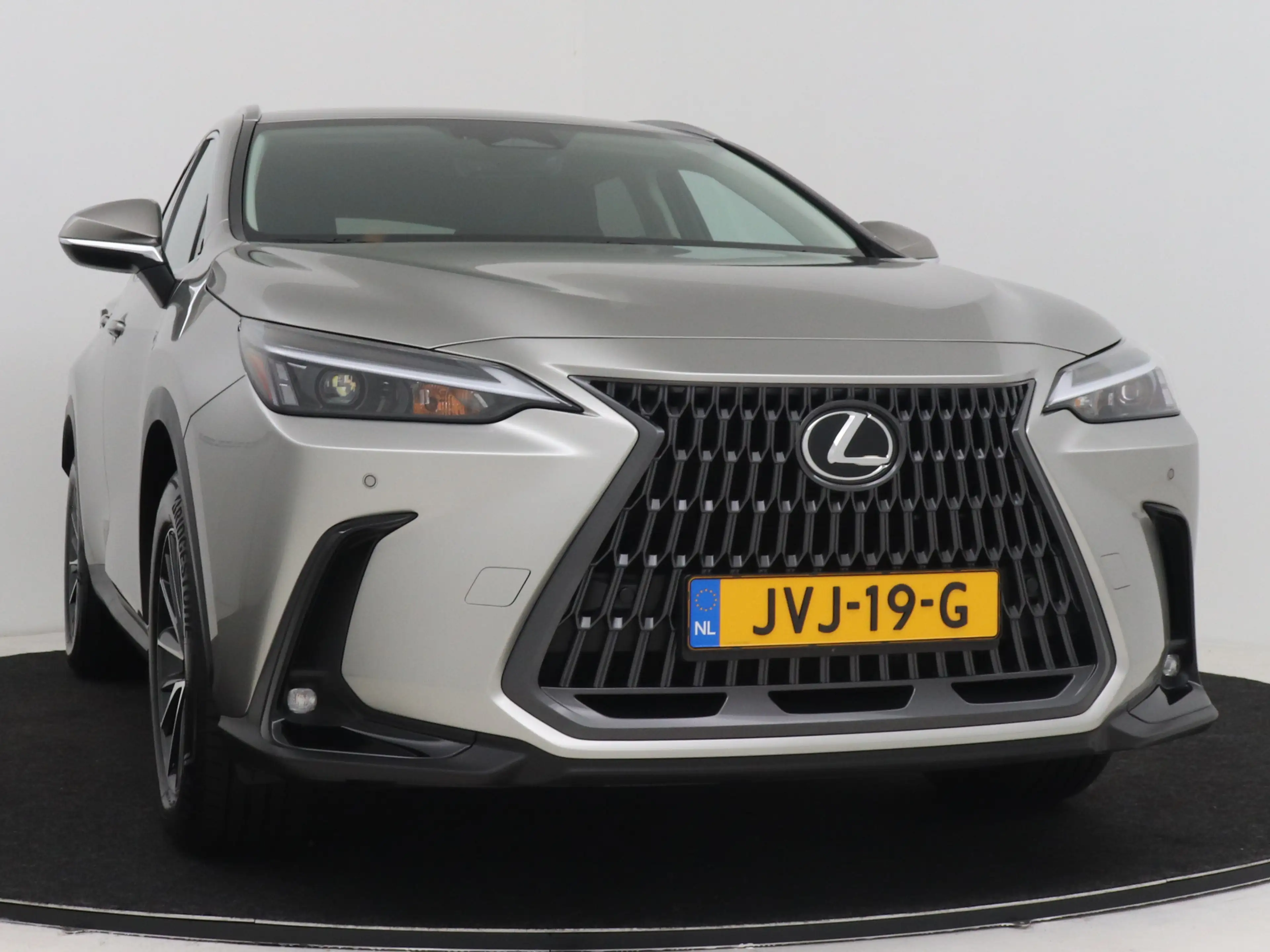 Lexus NX 450h+ AWD Luxury Line — photo 15