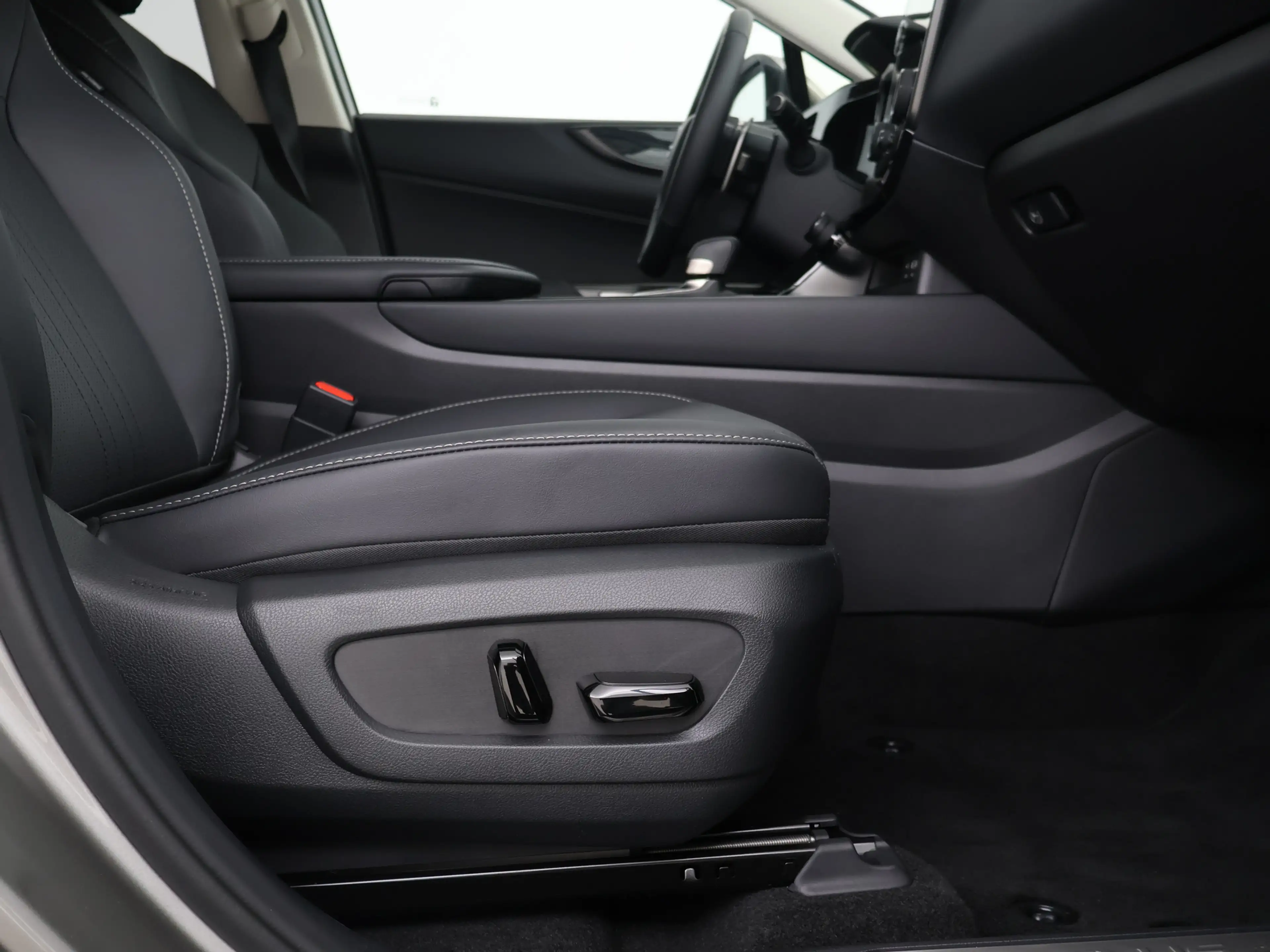 Lexus NX 450h+ AWD Luxury Line — photo 8