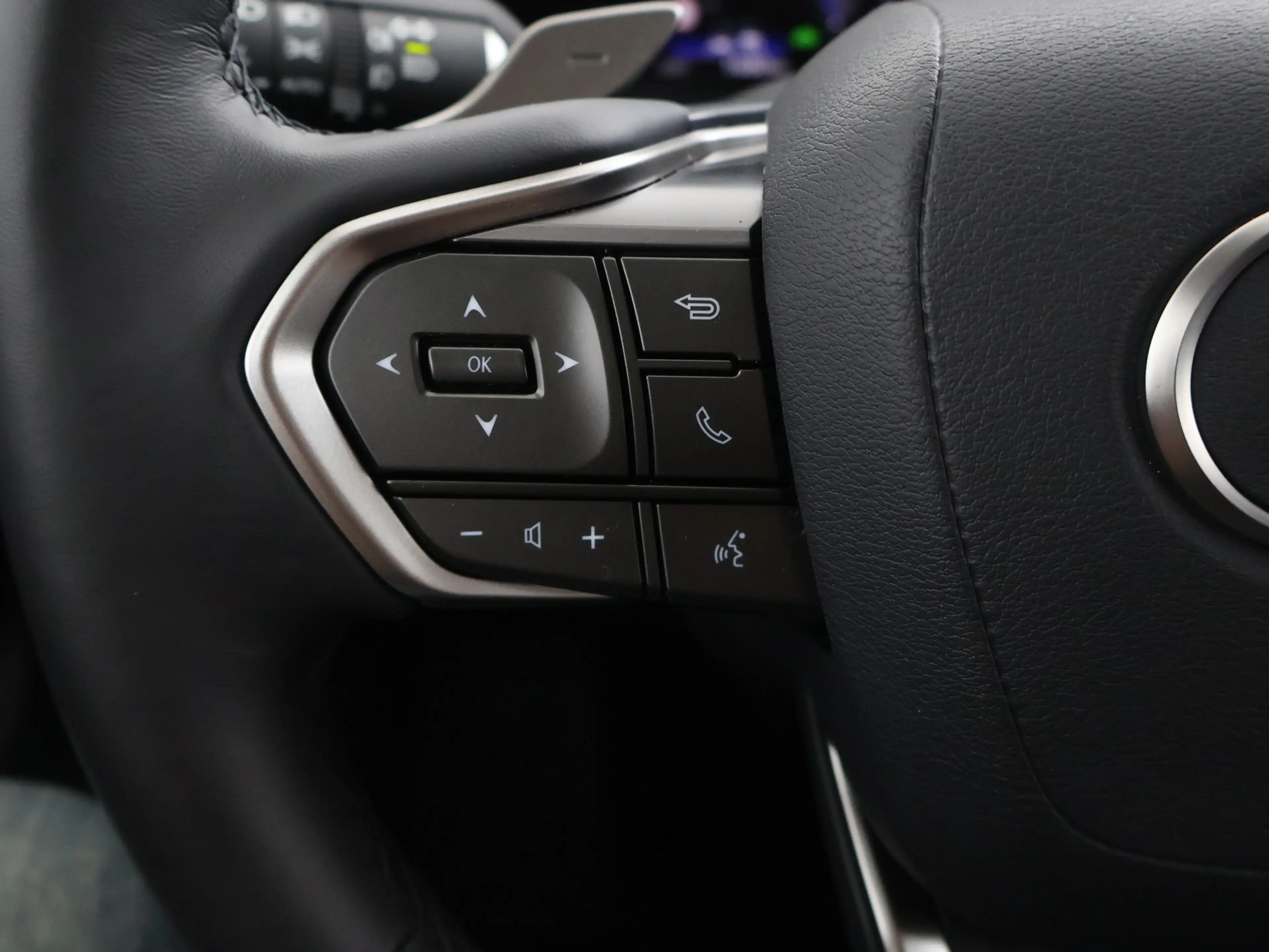 Lexus NX 450h+ AWD Luxury Line — photo 11