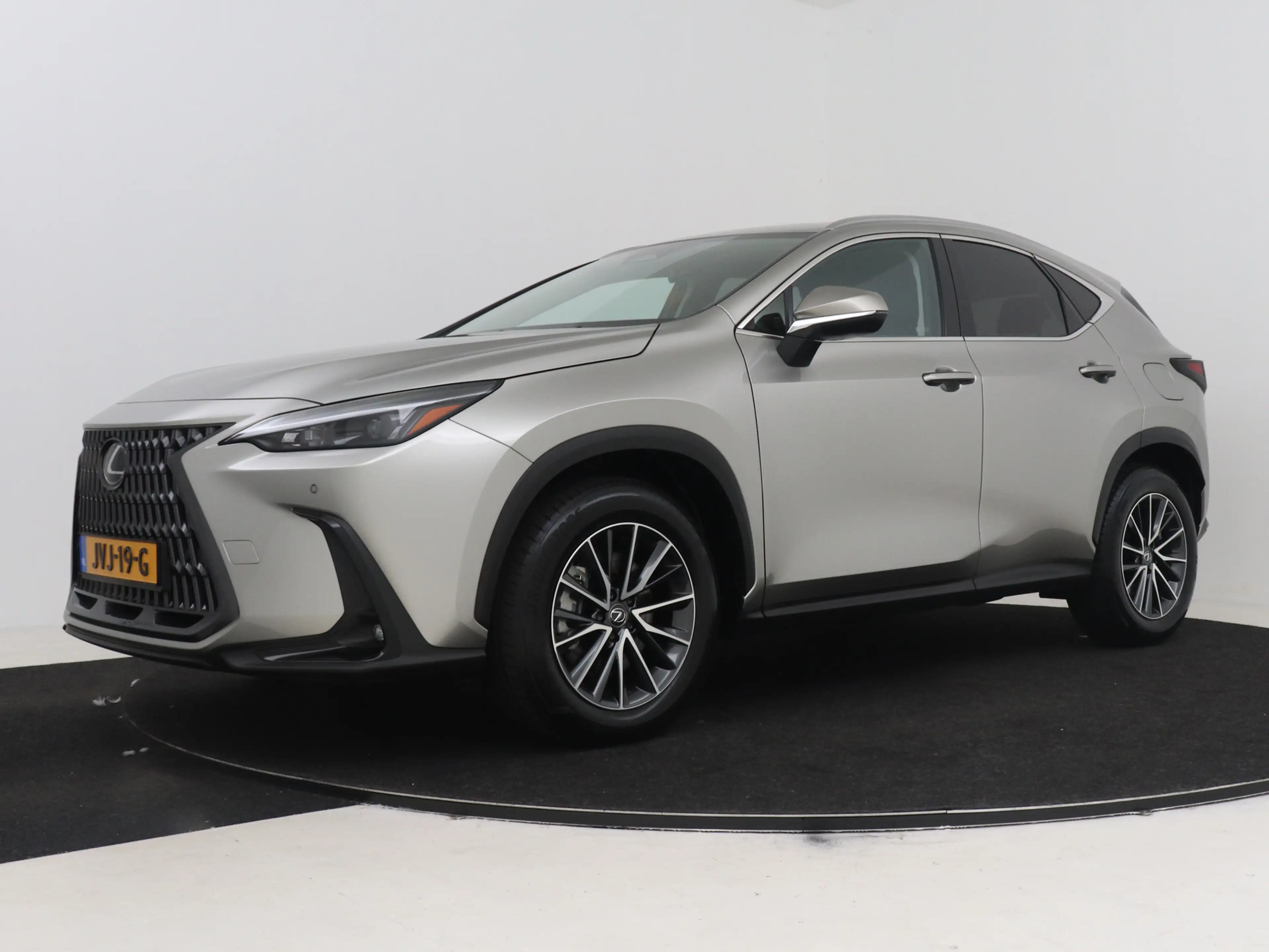 Lexus NX 450h+ AWD Luxury Line