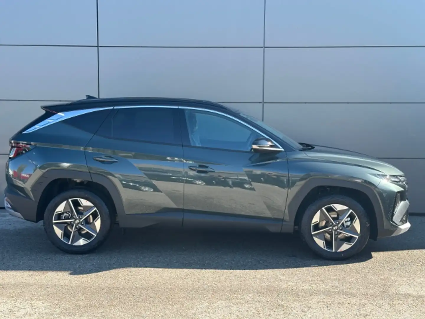 Hyundai TUCSON NX4 GO 1,6 T-GDI 2WD 48V DCT Zelená - 2