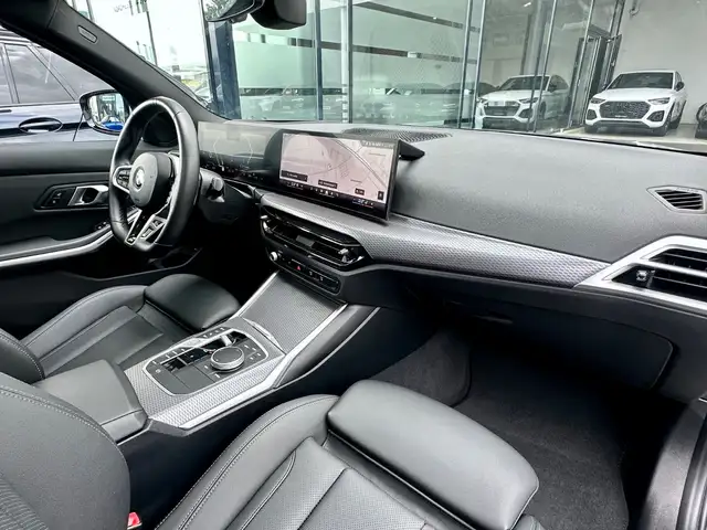 BMW 3 Series view 15