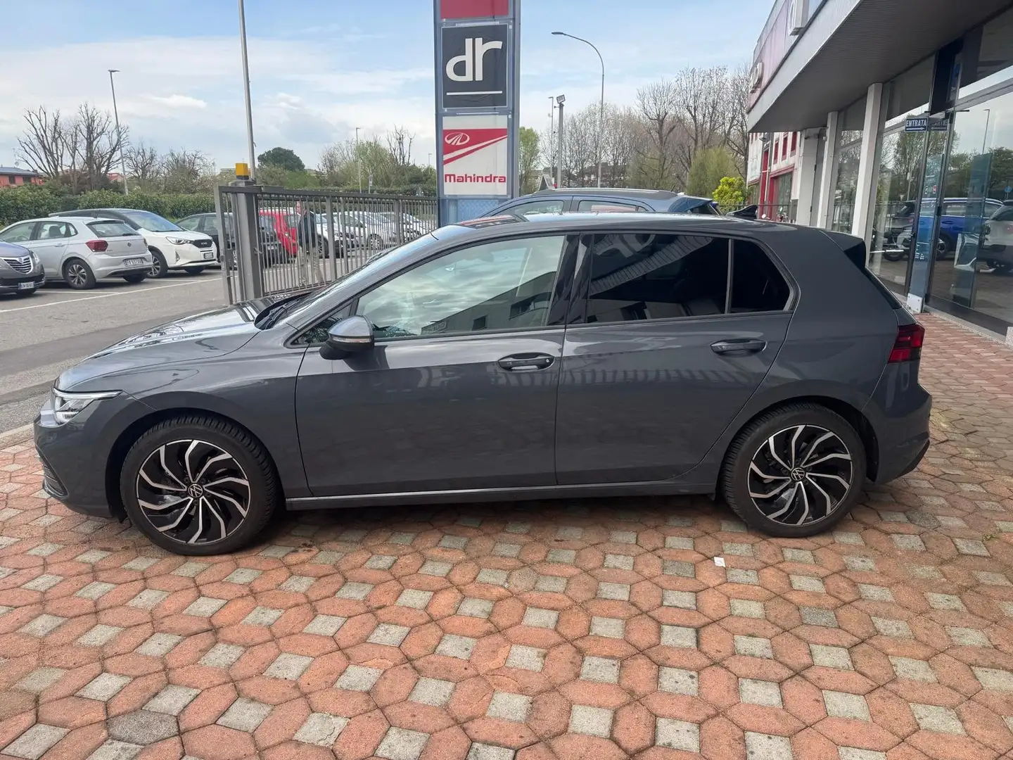 Volkswagen Golf Golf 1.0 E-Tsi evo 110cv DSG **AUTOMATICA** Grigio - 2