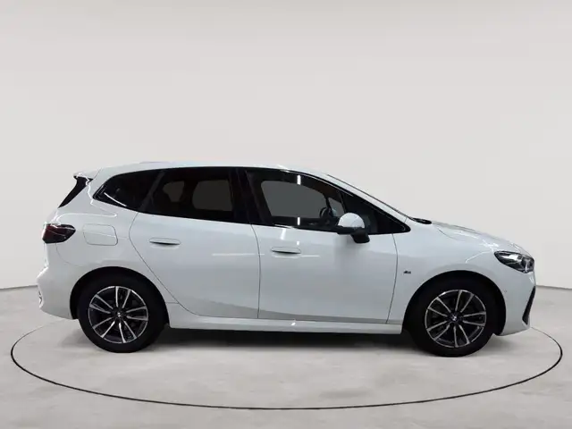 BMW 2 Series view 3
